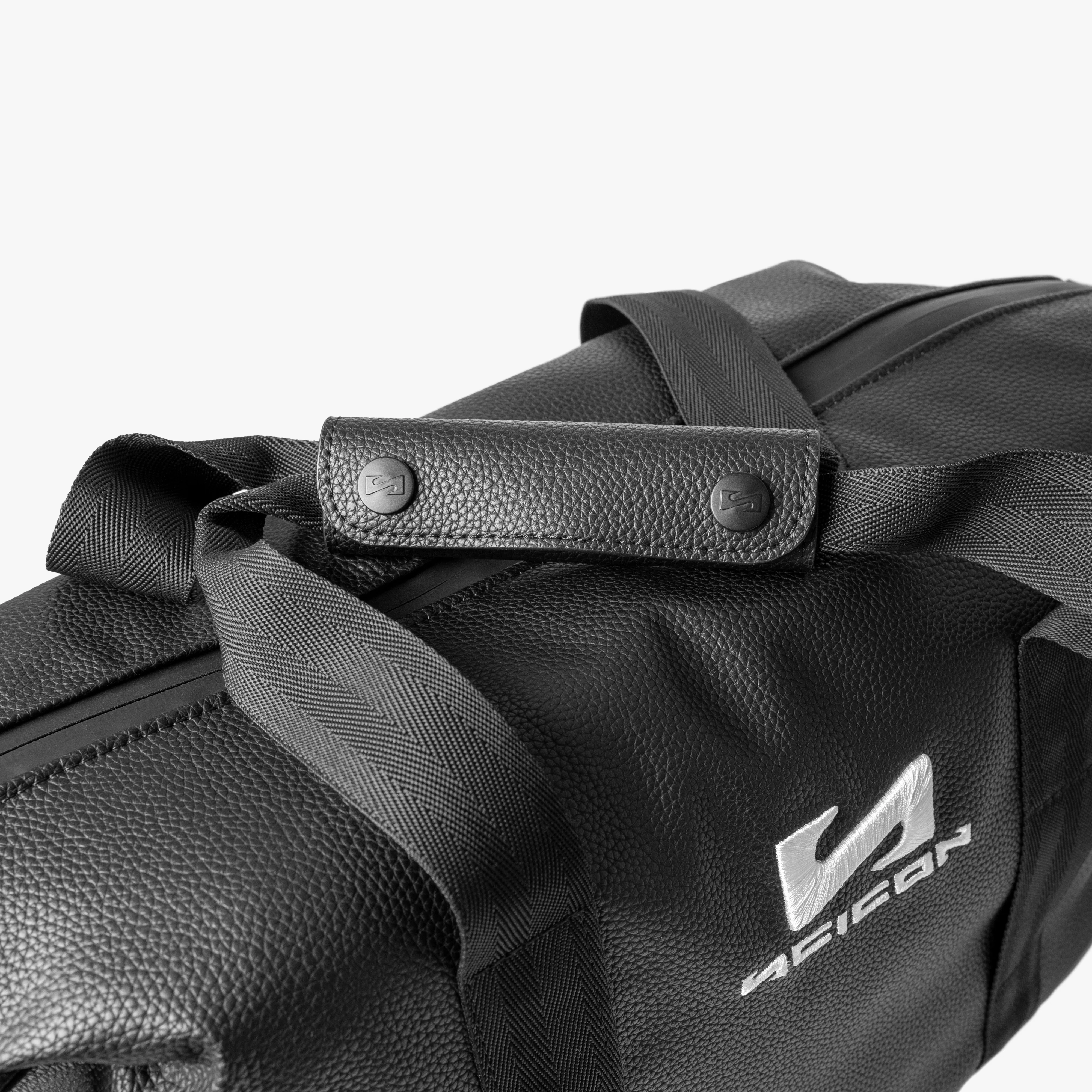 WEEKENDER BAG 18L - VEGAN LEATHER SYNERSKIN™ - Image 4